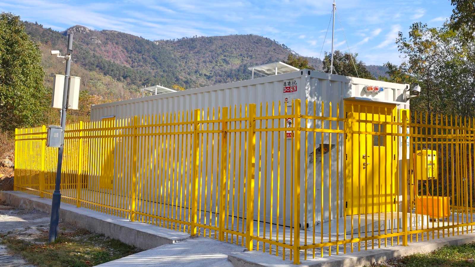 How to Implement the "Six Musts" for Hazardous Chemicals in Industrial and Commercial Enterprises? DeSUN ECOTECH Storage Cabinets Deliver the Answer